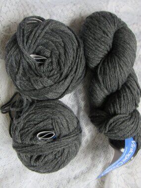 Aprox. 300g of Berroco Vintage Chunky yarn, Grey, 40% wool, made in Peru